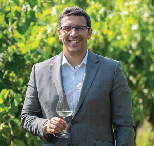 Rodolfo Tristão, escanção há 20 anos e professor na Escola Superior de Hotelaria e Turismo do Estoril, conduziu a primeira edição do workshop do Clube de Vinhos.