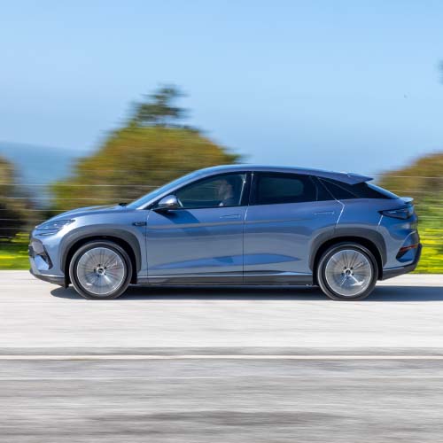 BYD Sealion 7 com desempenho muito convincente em estrada.