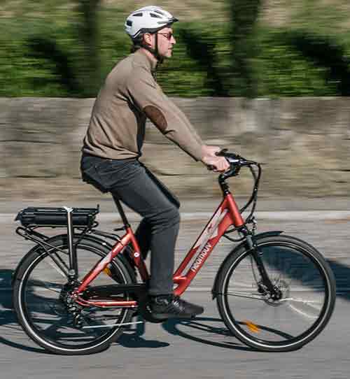 Rui Jesus, de Ermesinde, trocou a mota de elevada potência pela nova bicicleta elétrica Neomouv Carlina.