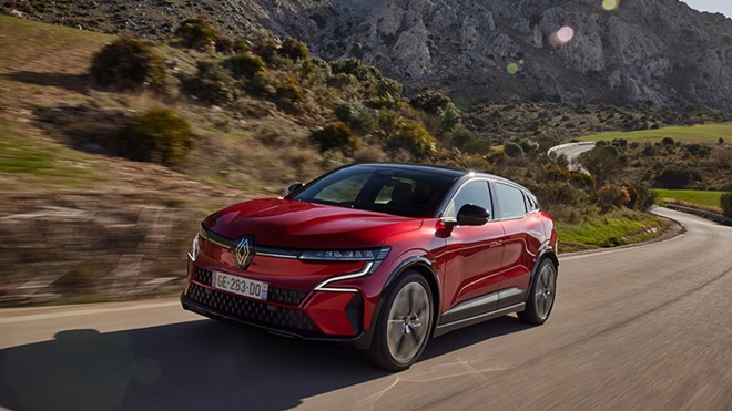 Renault Megane e-tech 100% elétrico na estrada