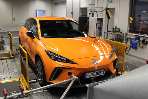 MG4 Electric aprovado: à venda por 26 750 euros, é um dos compactos mais em conta.