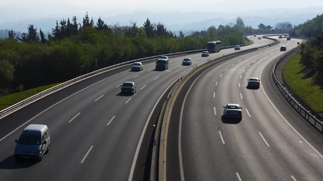 Conduzir na faixa do meio