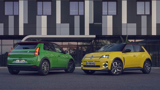 Renault 5 e-tech elétrico em verde e em amarelo pop