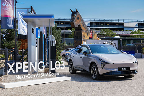Xpeng L03 combina um design desportivo com uma forte componente tecnológica.