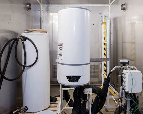 Testámos o Ariston Lydos Hybrid na câmara climática a uma temperatura ambiente controlada.