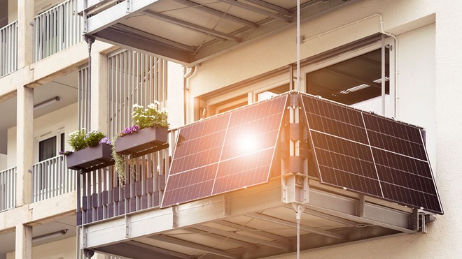 Painéis solares na varanda