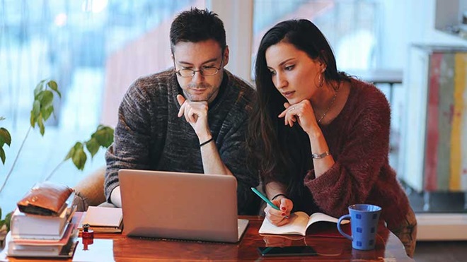 Casal a consultar IRS