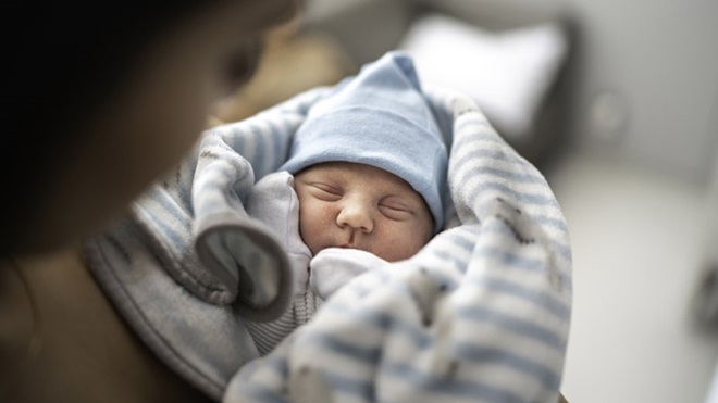 Cuidados essenciais com o bebé