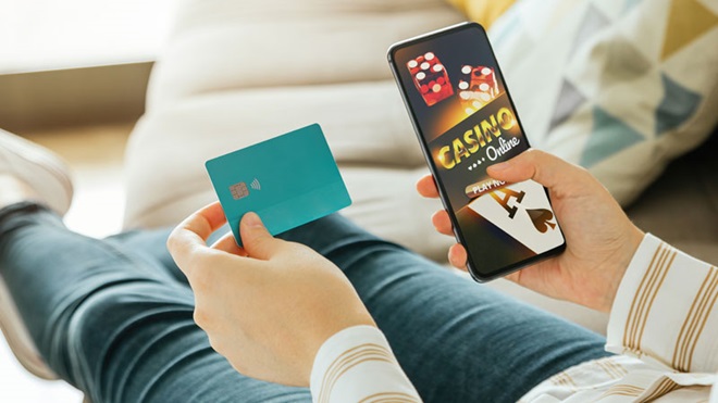 Menor de idade a jogar jogos de azar online com dados dos pais