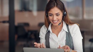 assistente de call center a prestar apoio jurídico