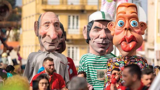 desfile de carnaval de Torres Vedras na rua