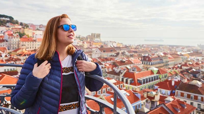 Rapariga estrangeira em Lisboa