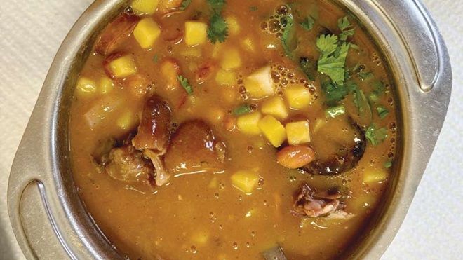 Grande plano de sopa da pedra de Almeirim