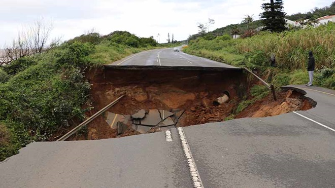Estrada intransitável devido a derrocada