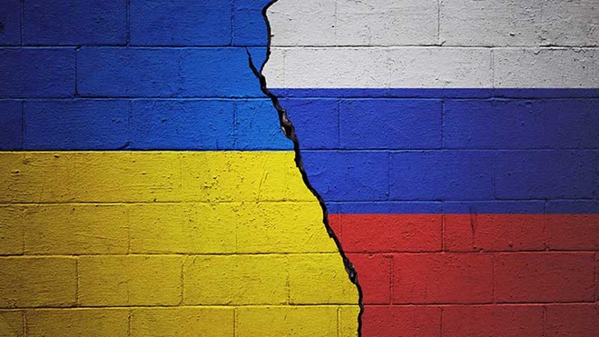 bandeiras da Ucrânia e da Rússia