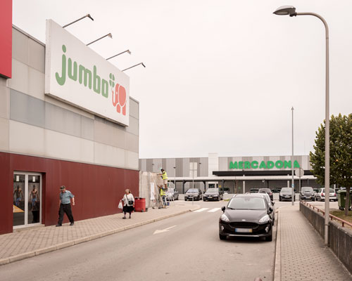 Canidelo: o primeiro supermercado Mercadona é 10% mais caro do que o Jumbo, ambos na Rua do Emissor.