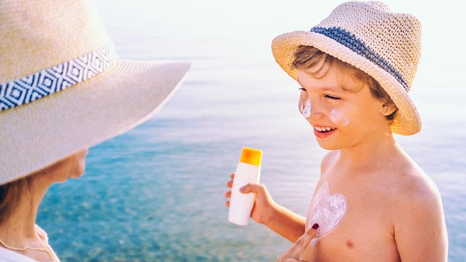 Protetor solar em crianças