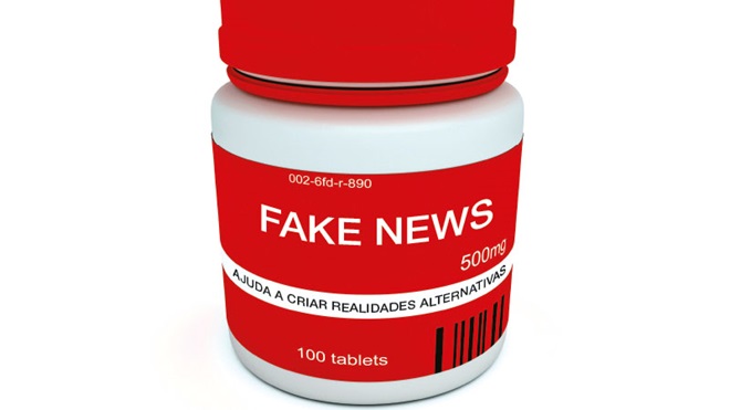frasco de medicamentos com rótulo a indicar fake news