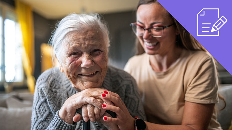 Idosa com cuidadora