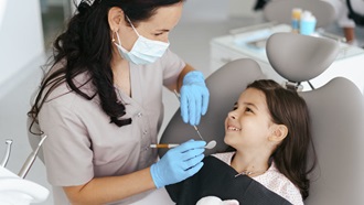 criança a ser tratada no dentista