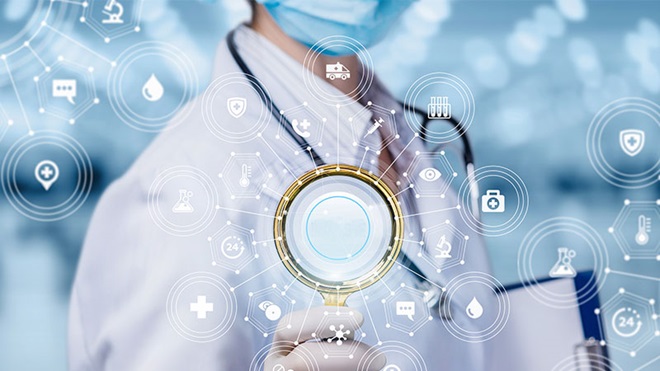 homem com estetoscópio e lupa 