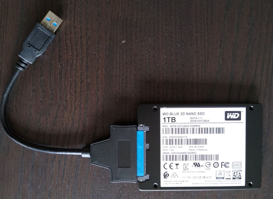  SSD interno SATA de 2,5 polegadas.