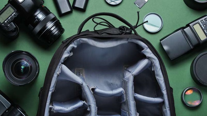 Como guardar a máquina fotográfica e acessórios