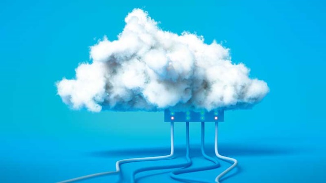 Imagem de nuvem a sair de quatro cabos de ligação à internet, como se fosse fumo, estando o conjunto sobre um fundo azul intenso