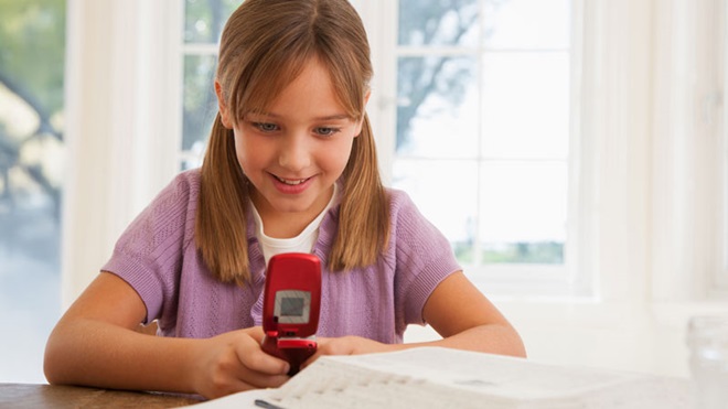 Grupo a tirar uma foto com o dumphone