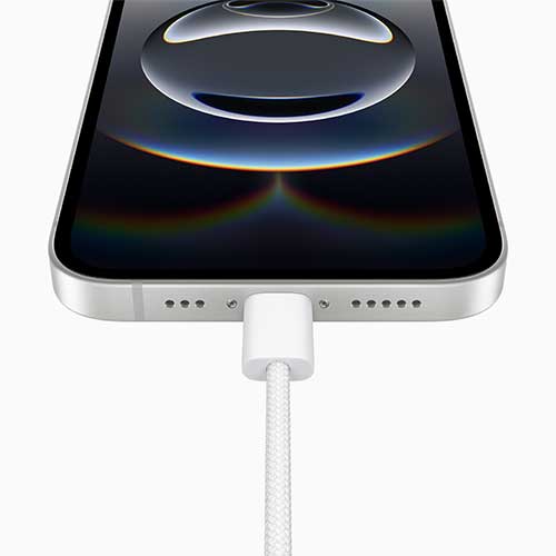 O iPhone 16e adota o USB-C como novo padrão de carregamento.