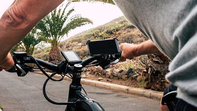 bicicleta com suporte para telemóvel