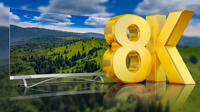 TV 8k com imagem de paisagem verde e céu azul