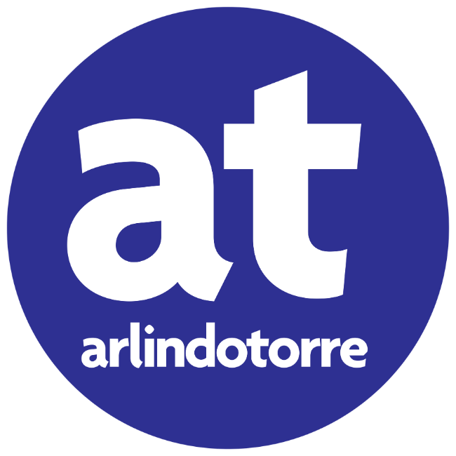 Logo a azul e branco da empresa Arlindo Torre.