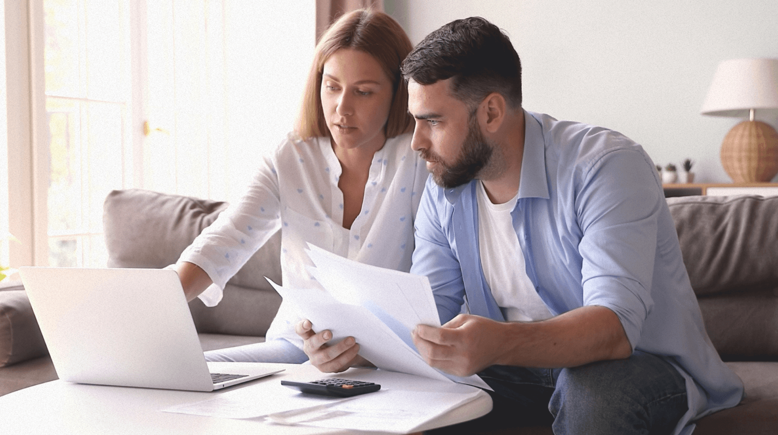 casal em união a fazer o IRS