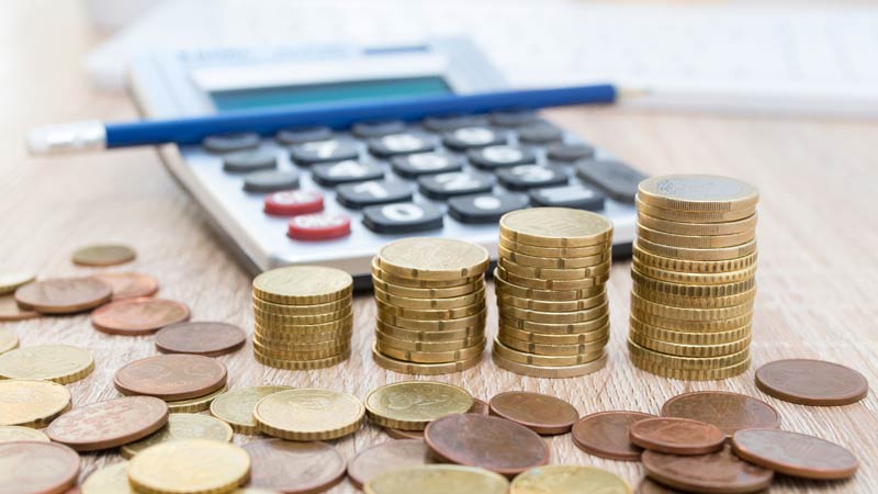 moedas e calculadora